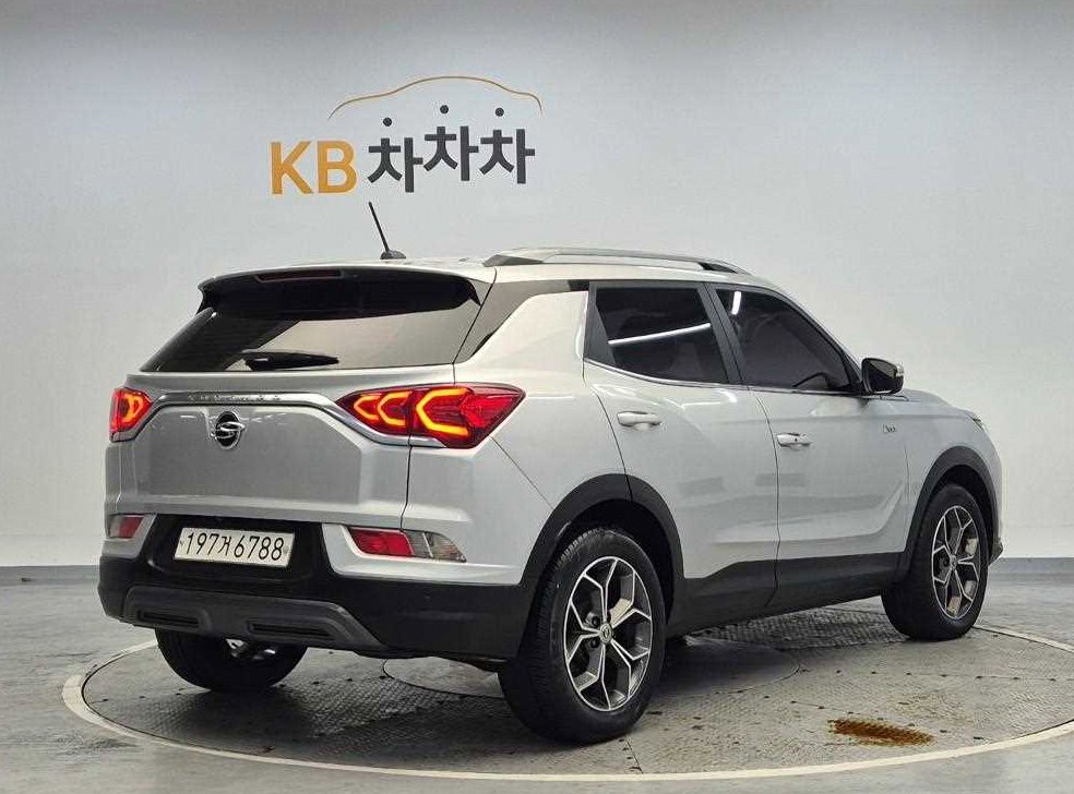 KG모빌리티(쌍용)  코란도 4WD 가솔린 1.5 C5 플러스 사진 3