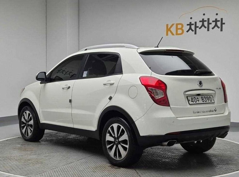 KG모빌리티(쌍용)  코란도 2WD 2.0 어드벤처 사진 2