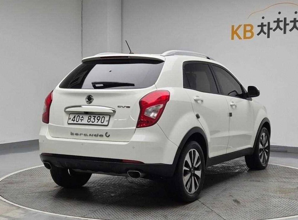 KG모빌리티(쌍용)  코란도 2WD 2.0 어드벤처 사진 3
