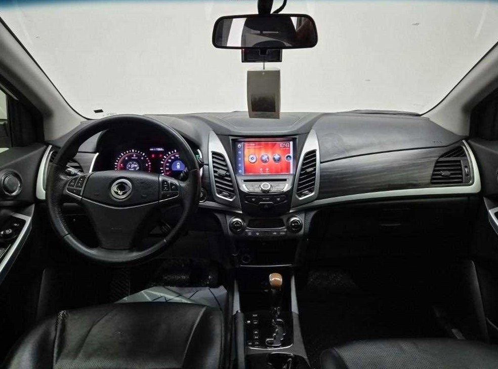 KG모빌리티(쌍용)  코란도 2WD 2.0 어드벤처 사진 7