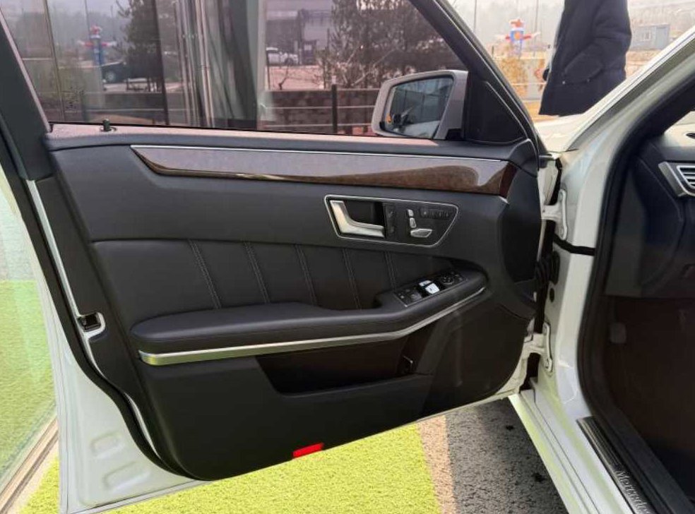 벤츠 E 클래스 E300 엘레강스 사진 10