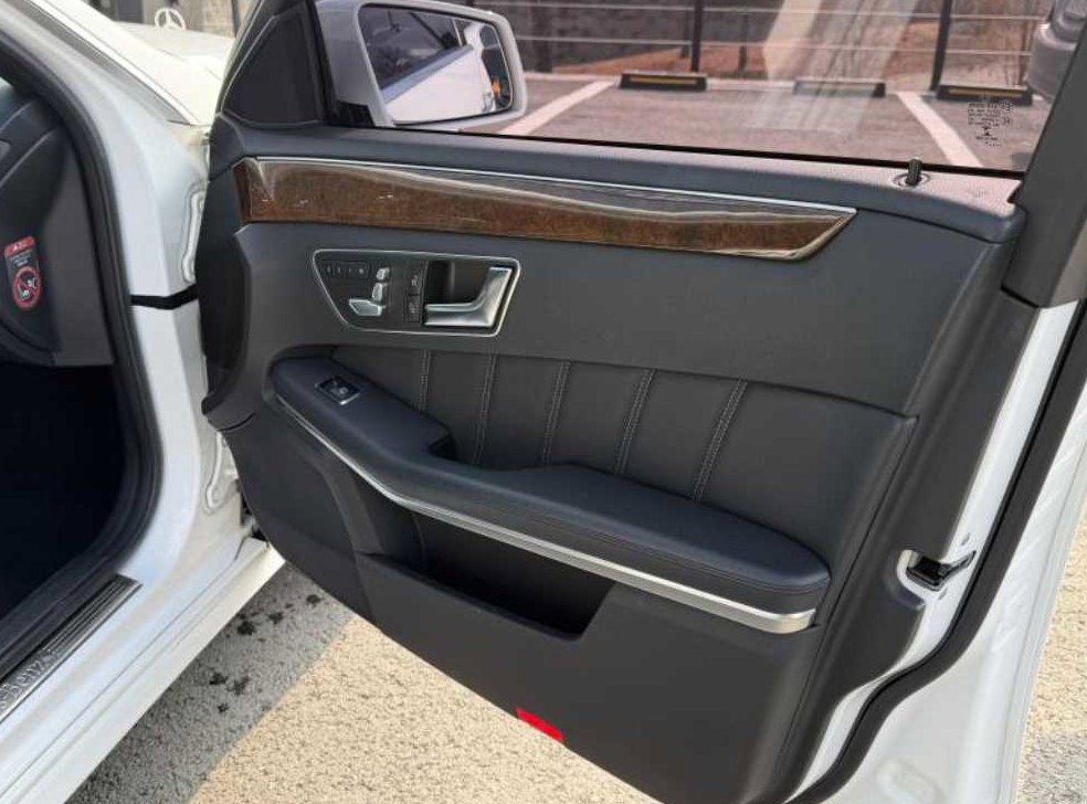 벤츠 E 클래스 E300 엘레강스 사진 12