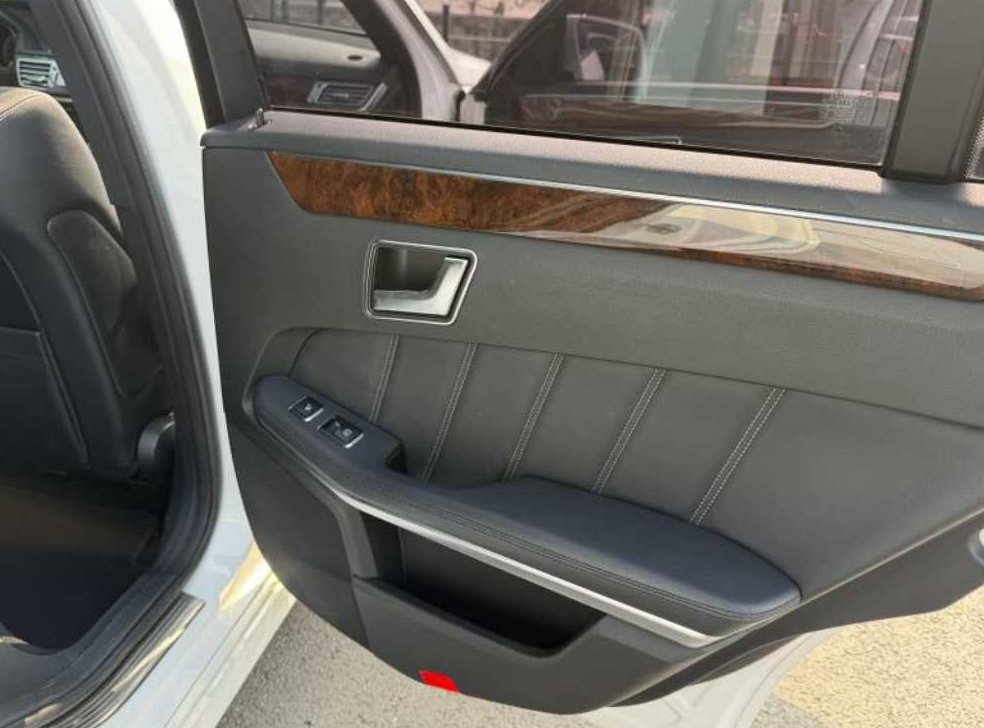 벤츠 E 클래스 E300 엘레강스 사진 15