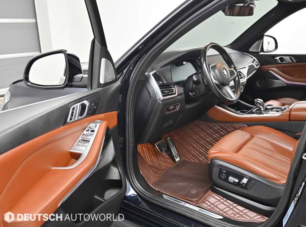 BMW X5 M50i 사진 11