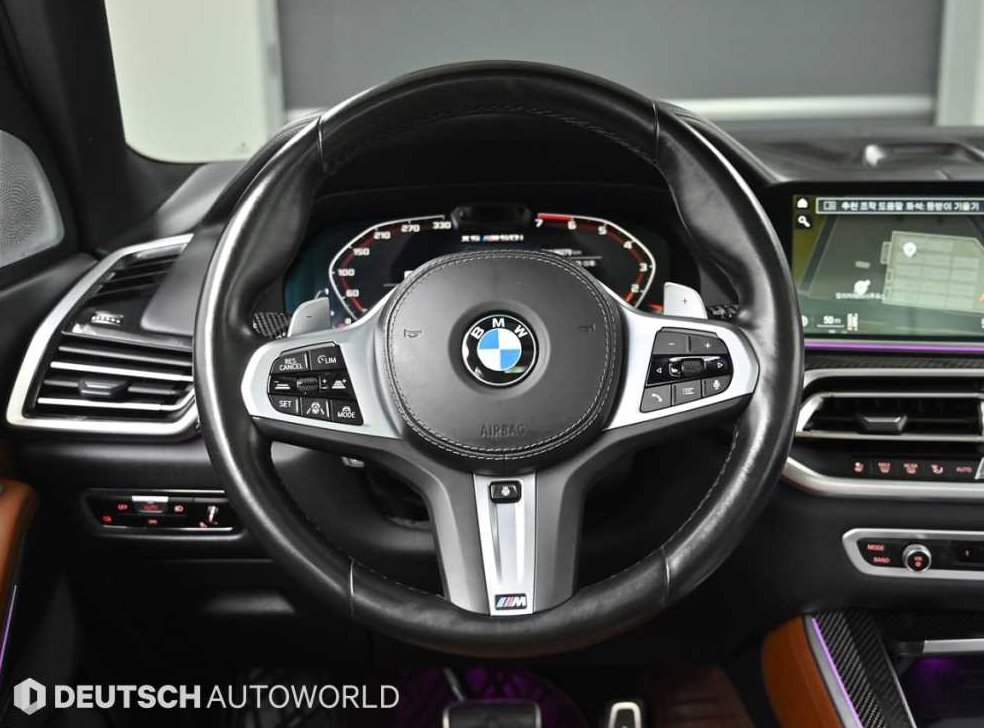 BMW X5 M50i 사진 13