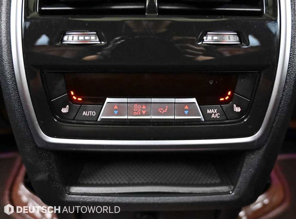 BMW X5 M50i 사진 16