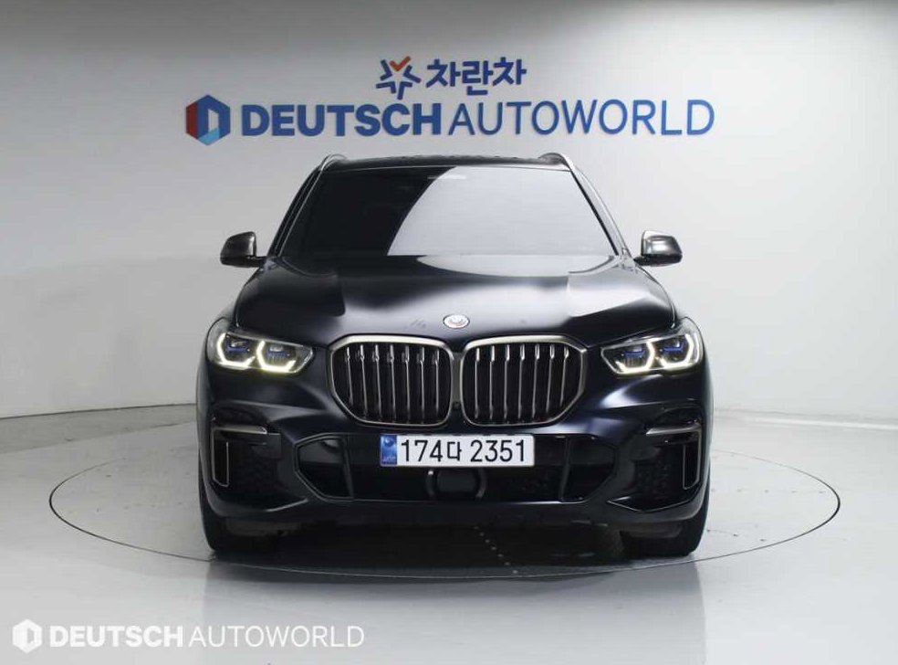 BMW X5 M50i 사진 3