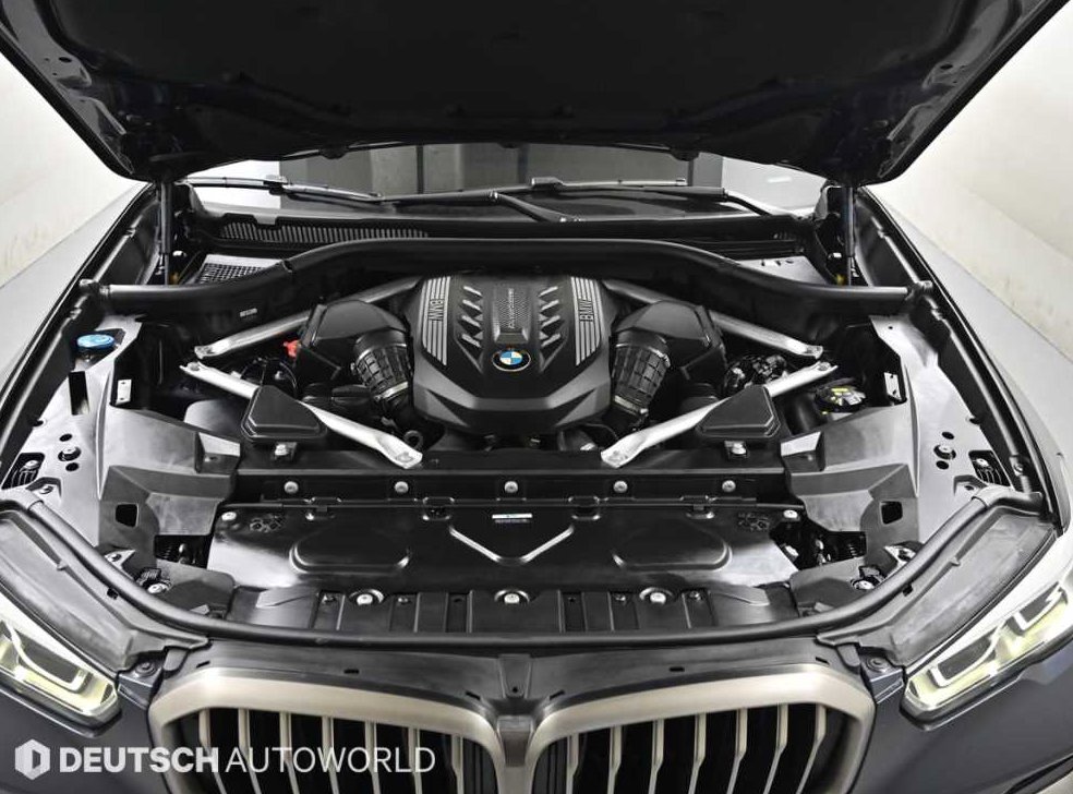 BMW X5 M50i 사진 6