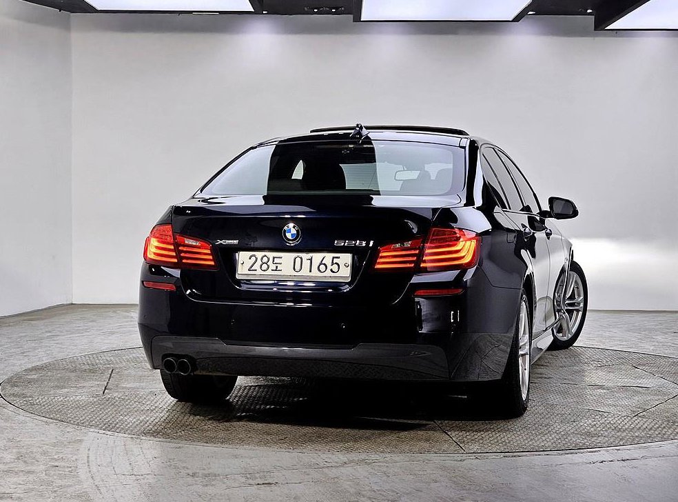 BMW 5시리즈 528i M 에어로다이나믹 스페셜 에디션 사진 3