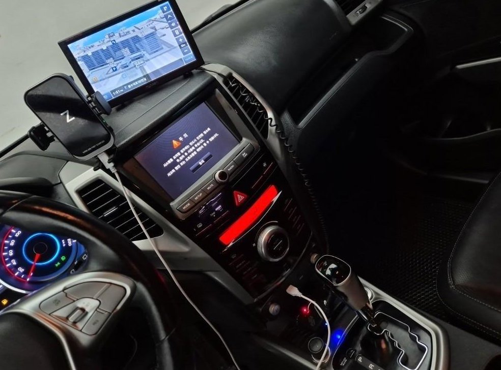 KG모빌리티(쌍용)  티볼리 디젤 2WD 1.6 LX 사진 10