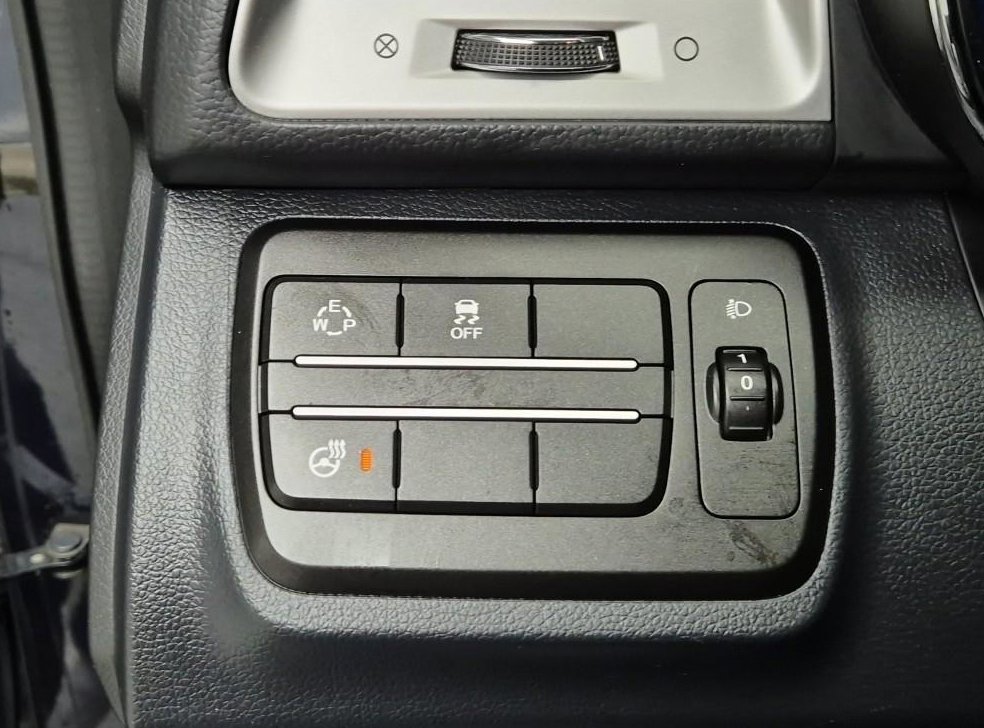 KG모빌리티(쌍용)  티볼리 디젤 2WD 1.6 LX 사진 17