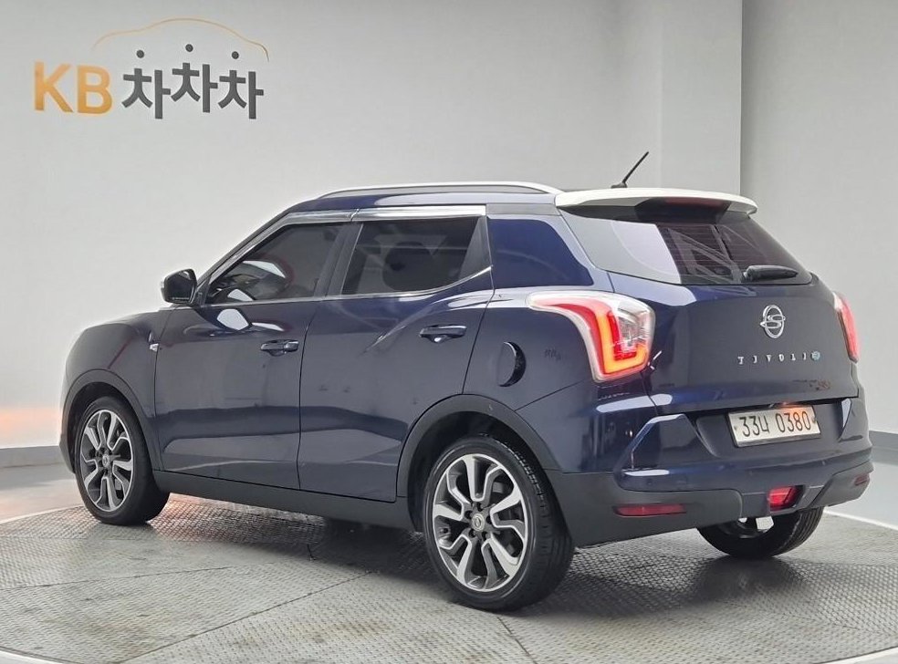 KG모빌리티(쌍용)  티볼리 디젤 2WD 1.6 LX 사진 2