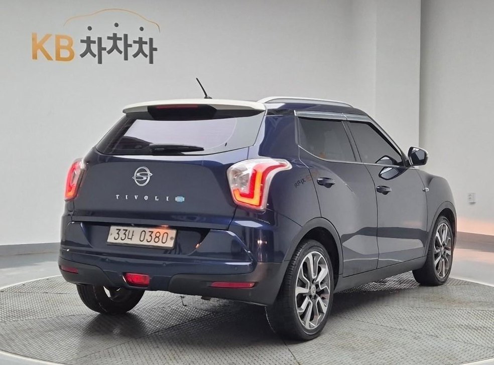 KG모빌리티(쌍용)  티볼리 디젤 2WD 1.6 LX 사진 3