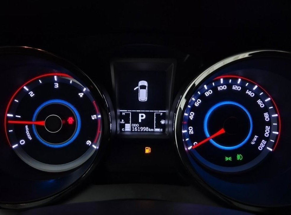 KG모빌리티(쌍용)  티볼리 디젤 2WD 1.6 LX 사진 6