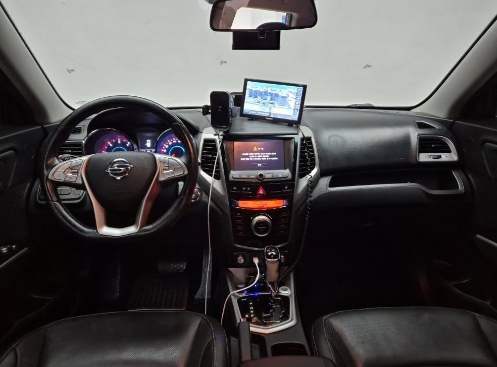 KG모빌리티(쌍용)  티볼리 디젤 2WD 1.6 LX 사진 7