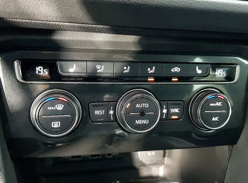 폭스바겐 티구안 2.0 TDI 프리미엄 사진 12