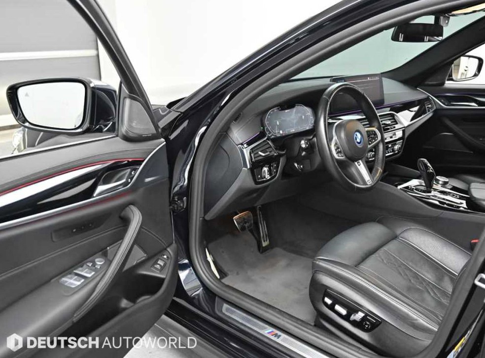 BMW 5시리즈 530e M 스포츠 사진 11