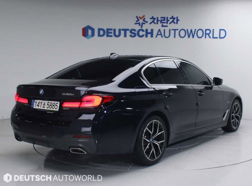 BMW 5시리즈 530e M 스포츠 사진 2