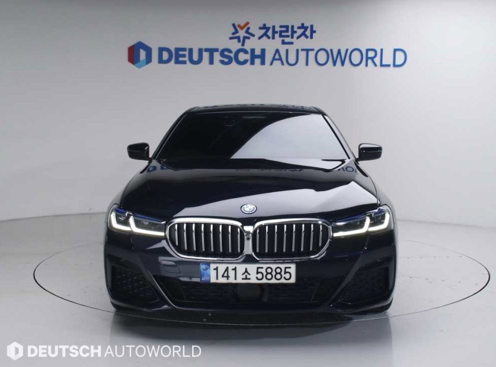 BMW 5시리즈 530e M 스포츠 사진 3