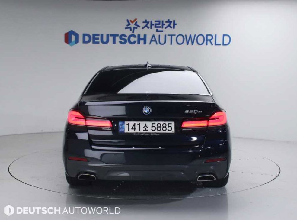 BMW 5시리즈 530e M 스포츠 사진 4