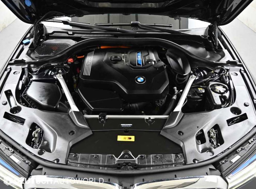BMW 5시리즈 530e M 스포츠 사진 6