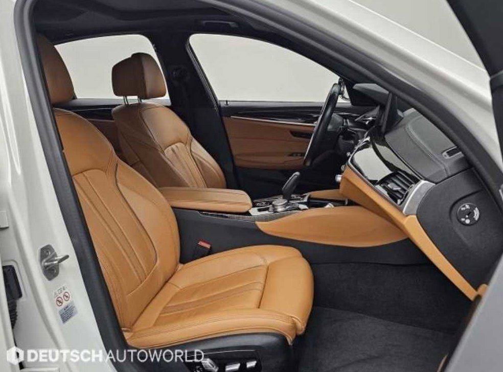 BMW 5시리즈 520i M 스포츠 사진 10