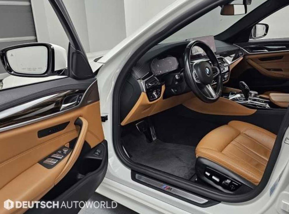 BMW 5시리즈 520i M 스포츠 사진 11