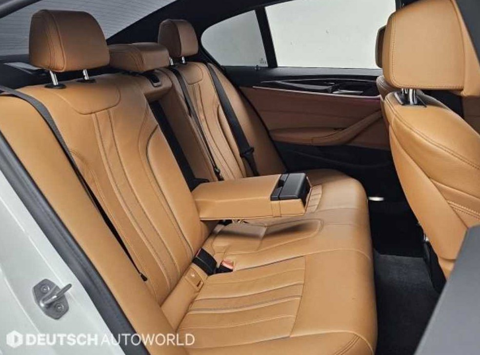 BMW 5시리즈 520i M 스포츠 사진 12