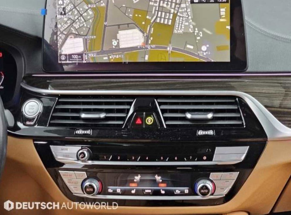 BMW 5시리즈 520i M 스포츠 사진 14