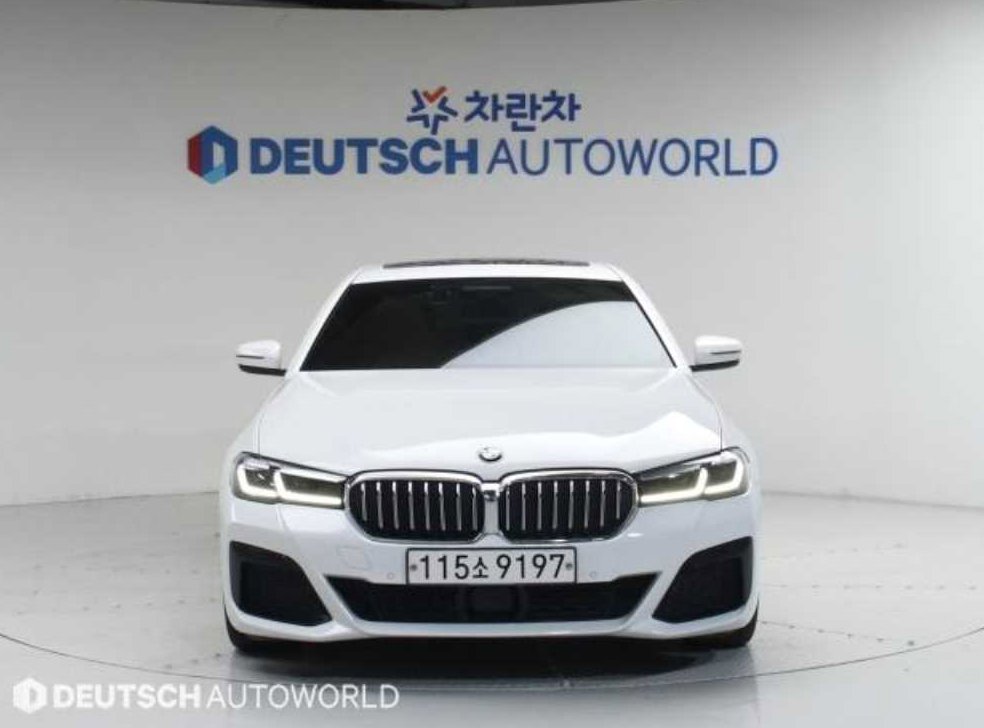 BMW 5시리즈 520i M 스포츠 사진 3
