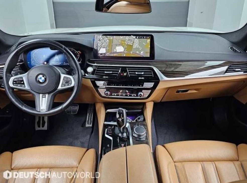 BMW 5시리즈 520i M 스포츠 사진 7