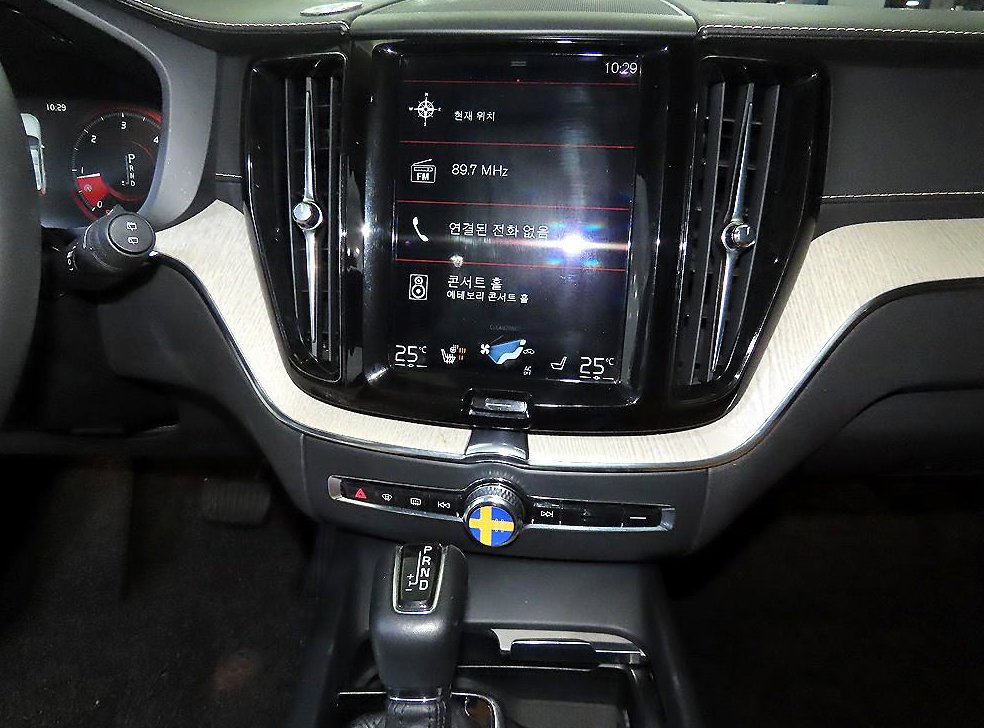 볼보 XC60 D4 AWD 인스크립션 사진 11