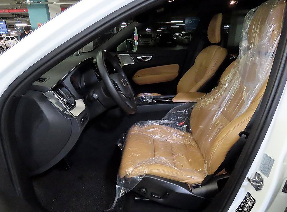볼보 XC60 D4 AWD 인스크립션 사진 6