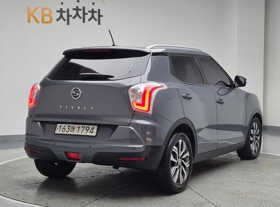KG모빌리티(쌍용)  티볼리 2WD 디젤 VX 사진 3