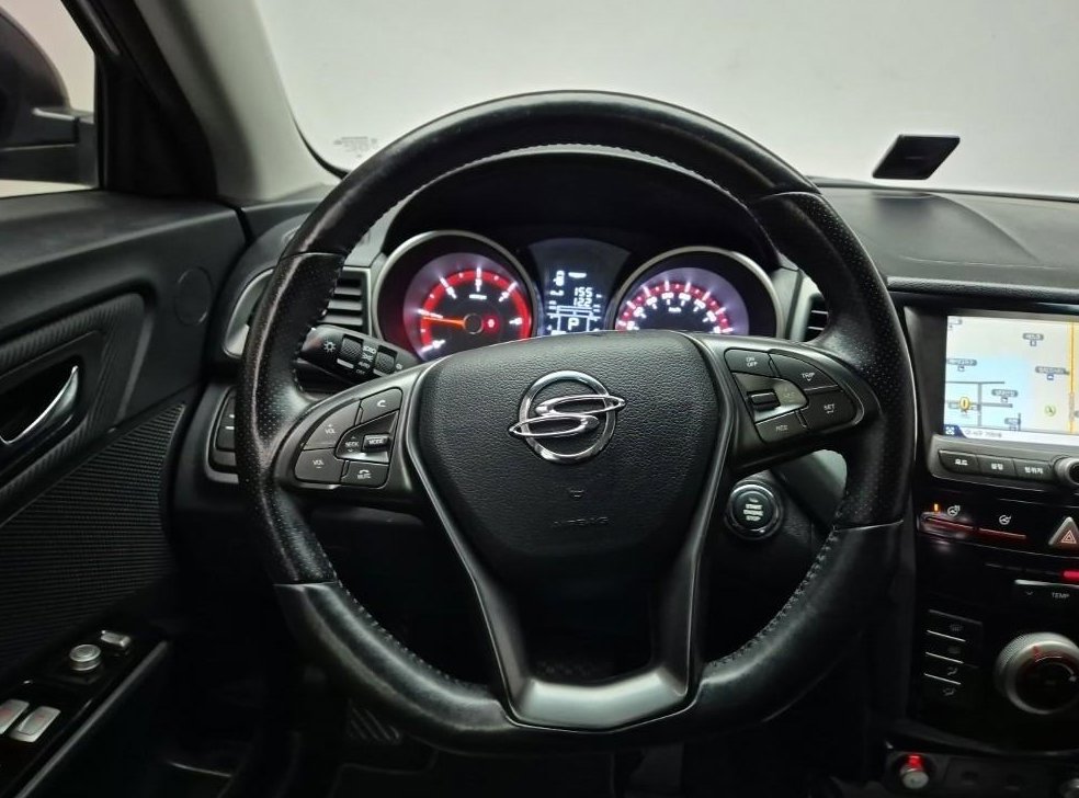 KG모빌리티(쌍용)  티볼리 2WD 디젤 VX 사진 9