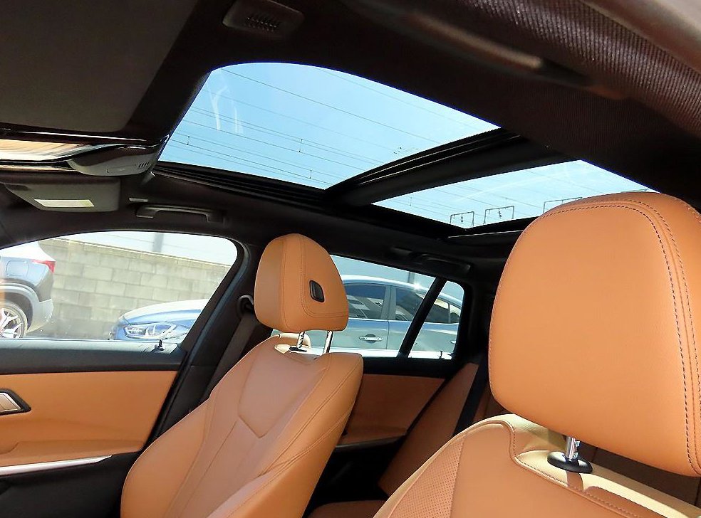 BMW 3시리즈 320i 투어링 사진 16