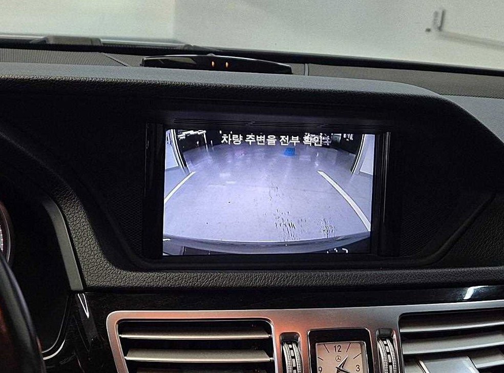 벤츠 E 클래스 E220 블루텍 아방가르드 사진 15