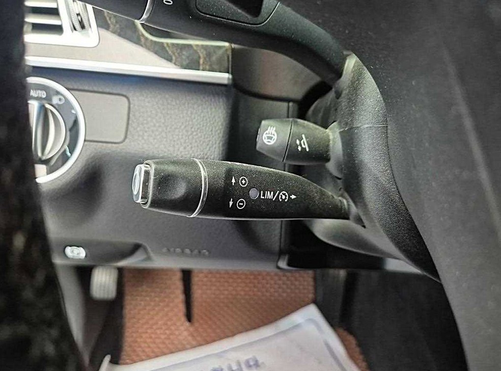 벤츠 E 클래스 E220 블루텍 아방가르드 사진 16