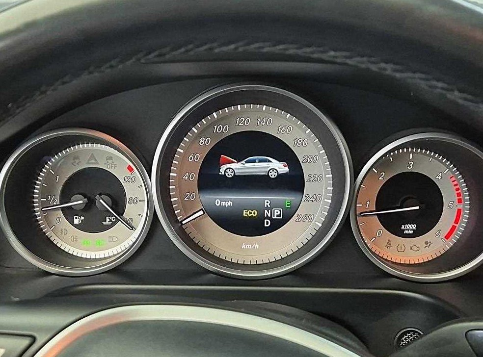 벤츠 E 클래스 E220 블루텍 아방가르드 사진 6