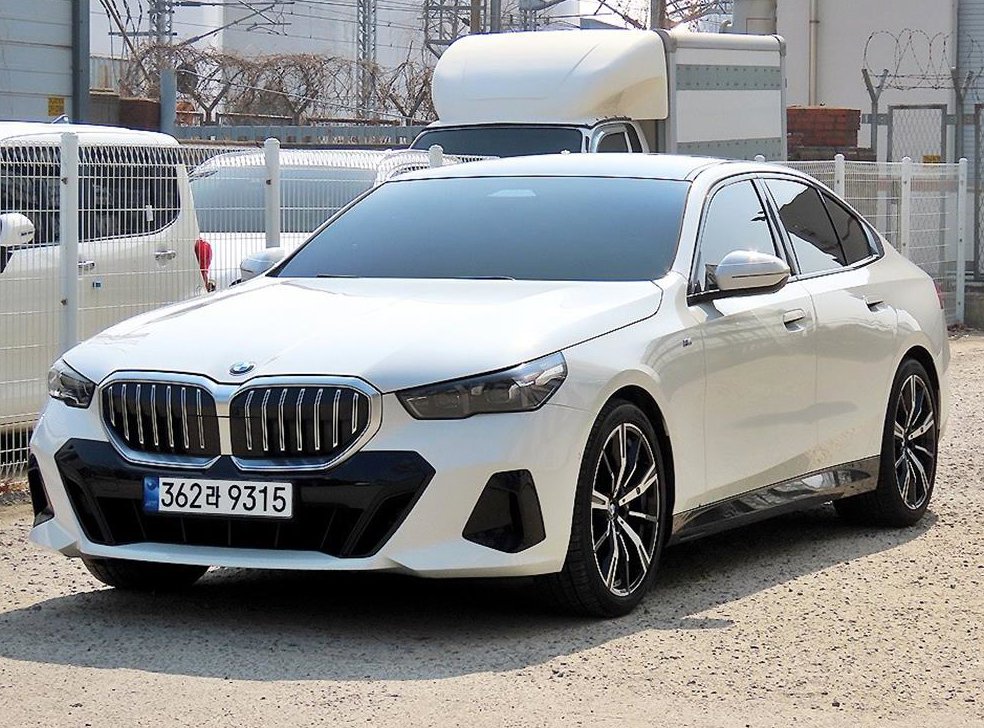 BMW 5시리즈 530i xDrive 사진 2