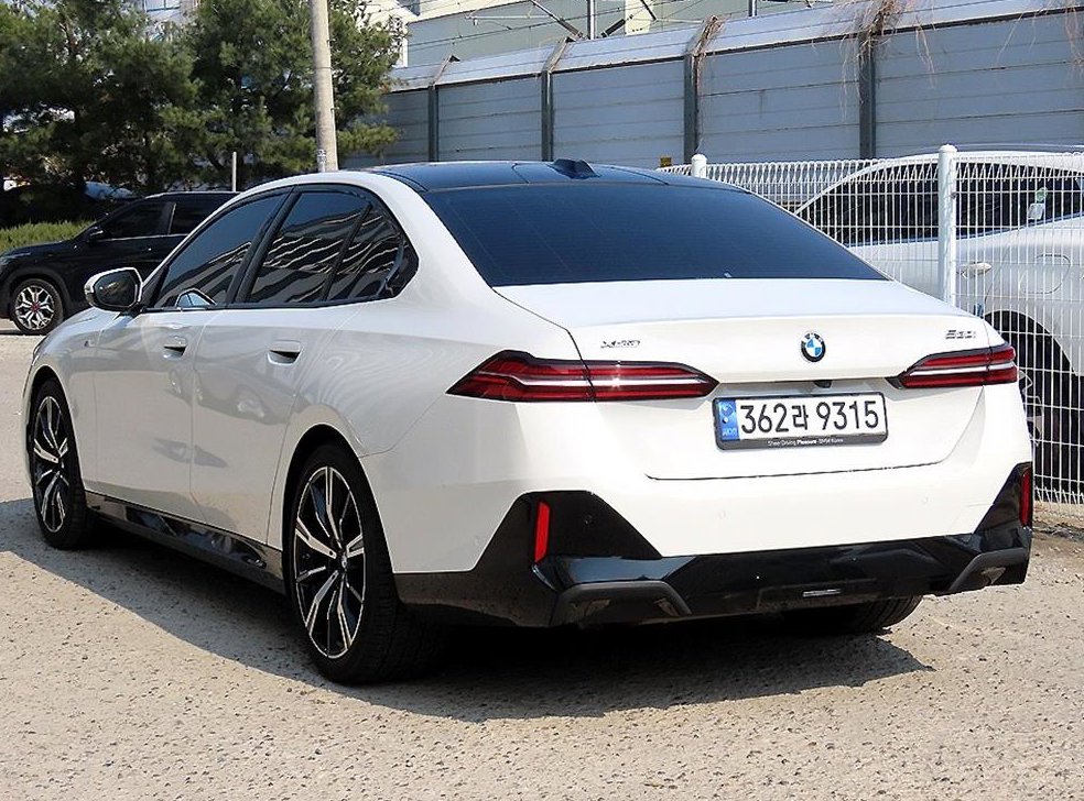 BMW 5시리즈 530i xDrive 사진 3