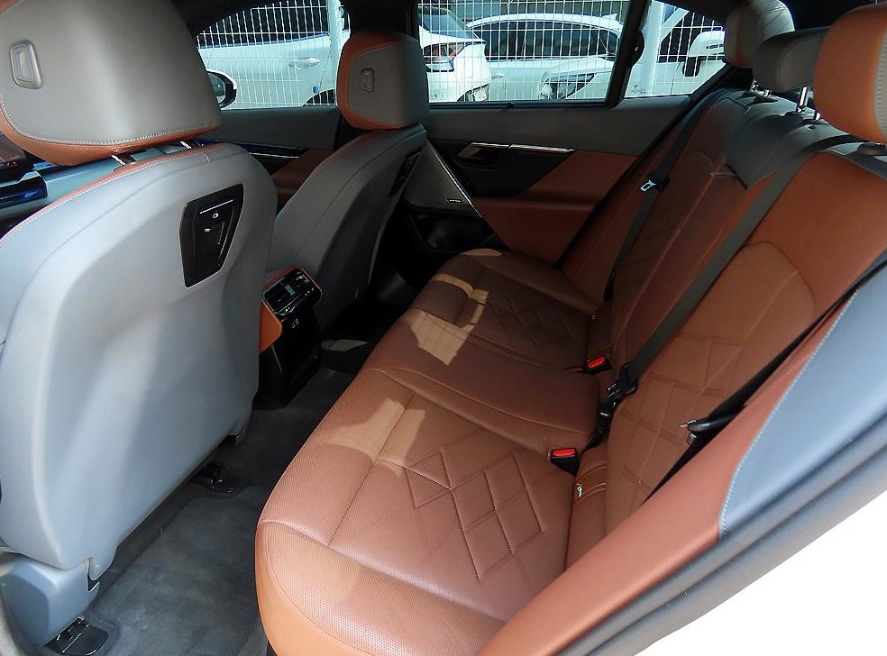 BMW 5시리즈 530i xDrive 사진 6