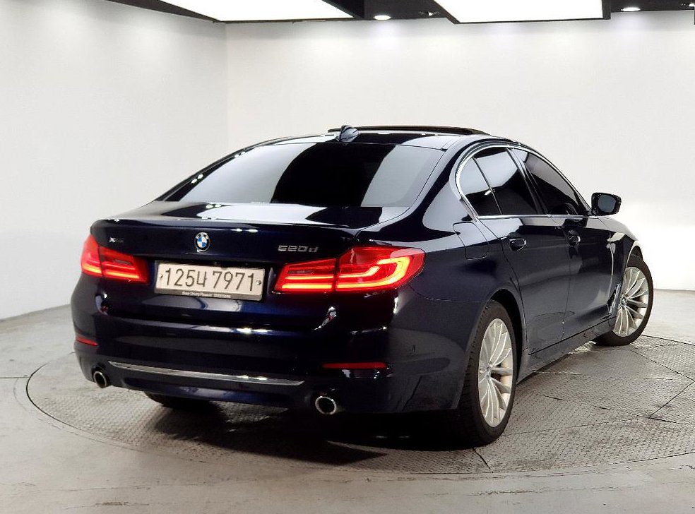 BMW 5시리즈 520d xDrive 럭셔리 플러스 사진 4