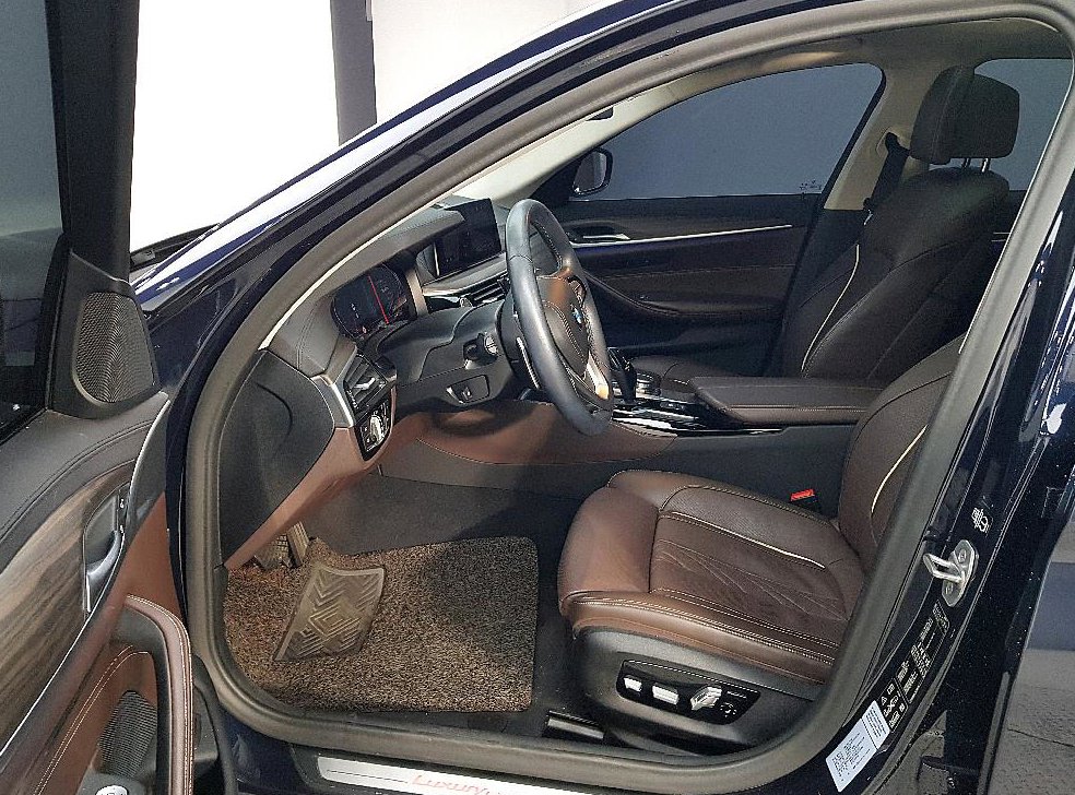 BMW 5시리즈 520d xDrive 럭셔리 플러스 사진 8