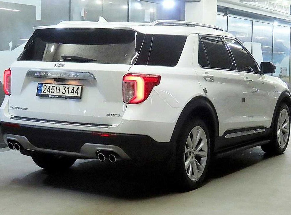 포드 익스플로러 3.0 AWD 플래티넘 사진 4