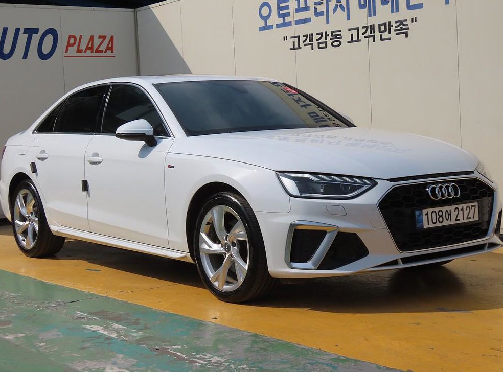 아우디 A4 40 TFSI 프리미엄