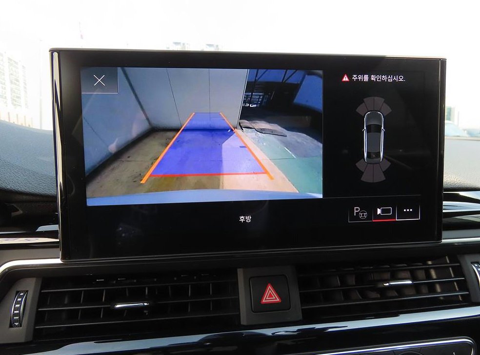 아우디 A4 40 TFSI 프리미엄 사진 10