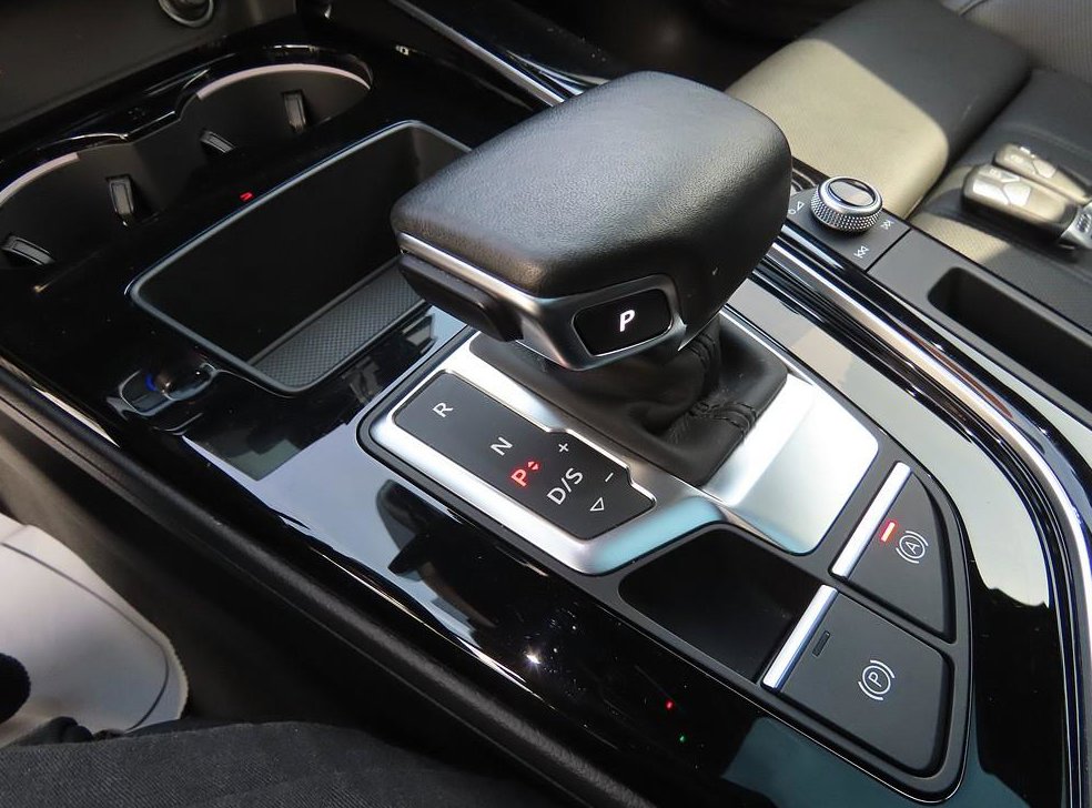 아우디 A4 40 TFSI 프리미엄 사진 14