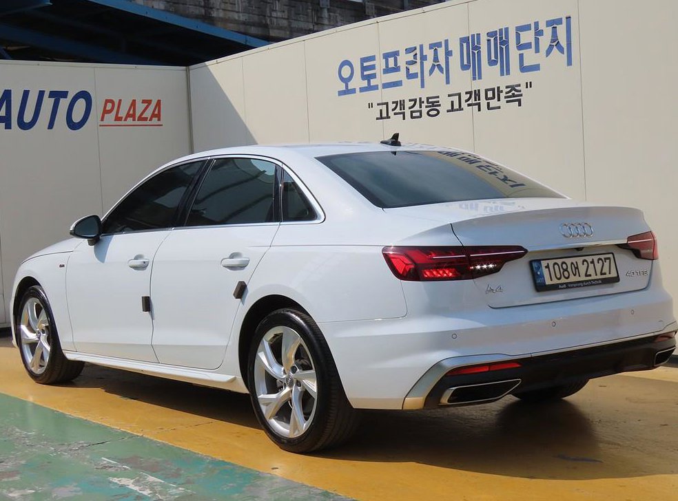 아우디 A4 40 TFSI 프리미엄 사진 3