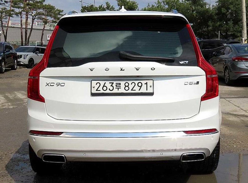 볼보 XC90 2.0 D5 AWD 사진 4